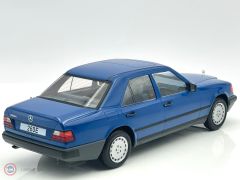 1:18 1984 Mercedes Benz 260 E (W124)