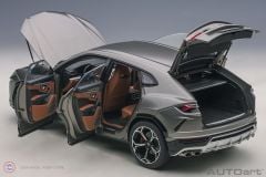 1:18 Lamborghini Urus (Grigio Titans)