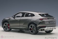 1:18 Lamborghini Urus (Grigio Titans)