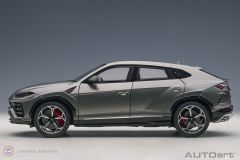 1:18 Lamborghini Urus (Grigio Titans)