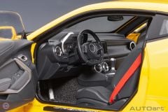 1:18 2017 Chevrolet Camaro ZL1 2017 (Bright Yellow)