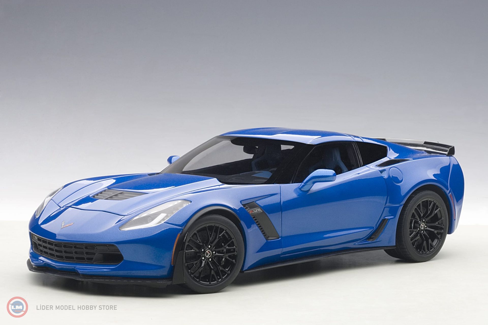 1:18 Chevrolet Corvette C7 Z06 (Laguna Blue Tintcoat)