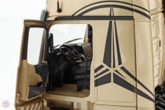 1:18 Mercedes Benz Actros Gigaspace 4x2 Gold