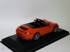 1:43 Minichamps 2017 Porsche 911 (991.2) CARRERA 4S CABRIOLET