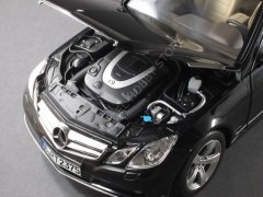 1:18 2010 Mercedes Benz E Class Cabriolet