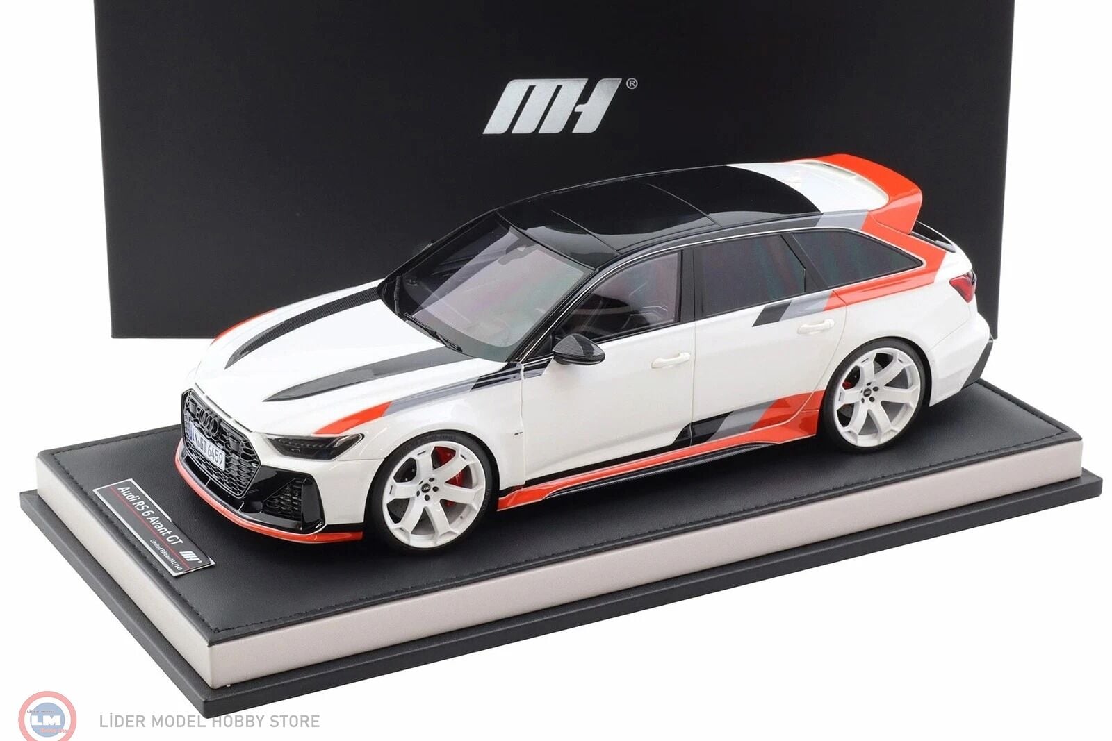 1:18 Motorhelix Audi RS6 Avant GT