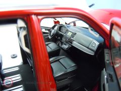 1:18 Volkswagen T6 Multivan Kırmızı