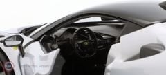 1:18 Burago 2024 Ferrari SF90XX STRADALE - BIANCO ARTICO