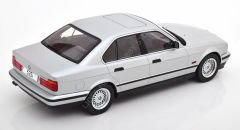 1:18 1992 BMW 5er (E34)