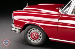 1:18 1965 Mercedes Benz 220 S Heckflosse W111