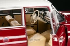 1:18 1965 Mercedes Benz 220 S Heckflosse W111