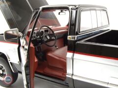 1:18 Greenlight 1984 Chevrolet K10 Scottsdale Pickup