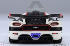 1:64 Autoart Koenigsegg One1 (Pebble WhiteCarbon)