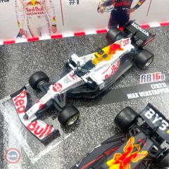 1:43 Red Bull Racing F1 Set  - 4 lü Formula 1 Seti
