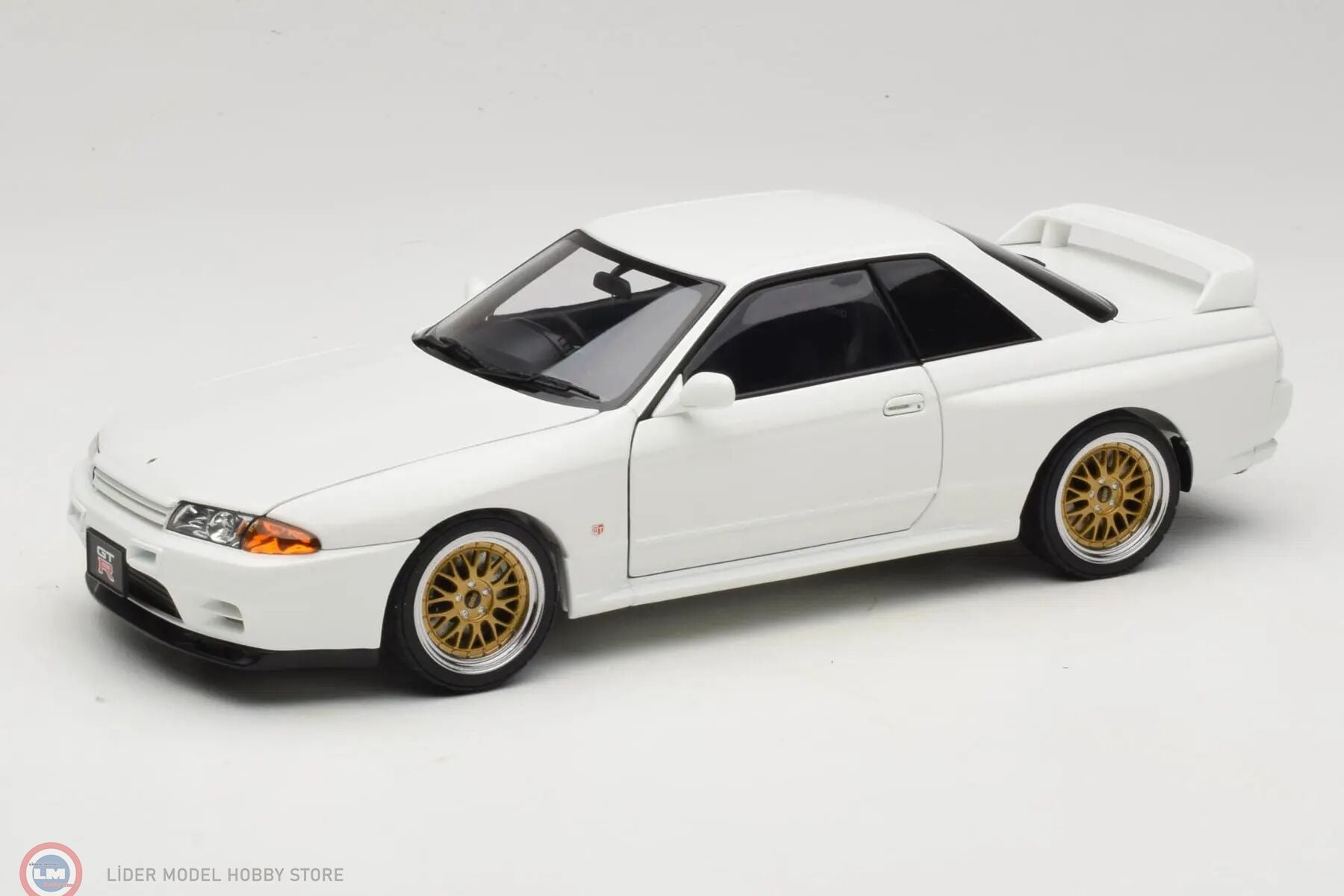 1:18 Autoart 1993 Nissan Skyline GT-R R32 V-Spec II Tuned Version