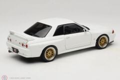 1:18 Autoart 1993 Nissan Skyline GT-R R32 V-Spec II Tuned Version