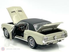 1:18 1967 Ford Mustang Coupe She Country Special