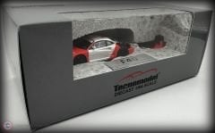 1:64 1996 Ferrari F40 LM Press Version White & RedBlack  Wheels