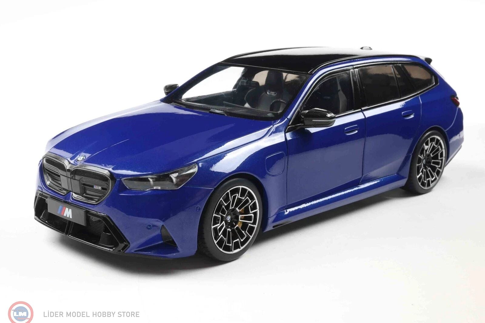1:18 Solido 2025 BMW M5 Touring (G99)