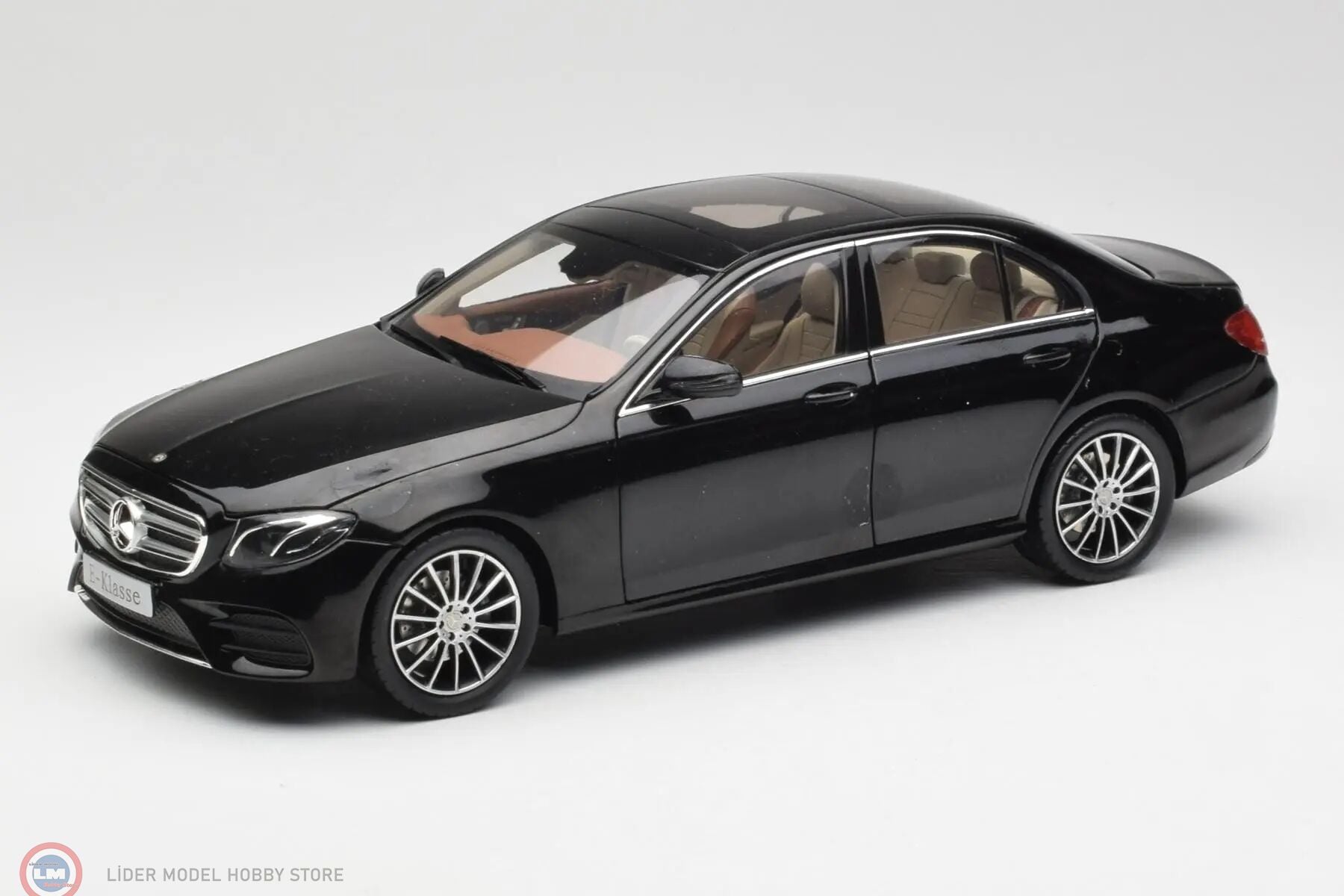 1:18 iScale 2016 Mercedes Benz E Class AMG Line W213