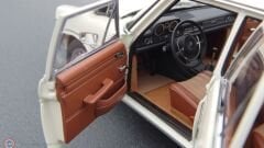 1:18 Autoart 1968 Mercedes Benz 220D W115 - Dealer Edition
