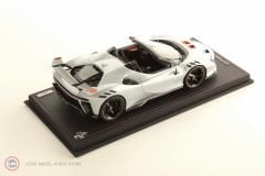 1:18 2024 Ferrari SF90 XX STRADALE SPIDER - CON VETRINA - WITH SHOWCASE