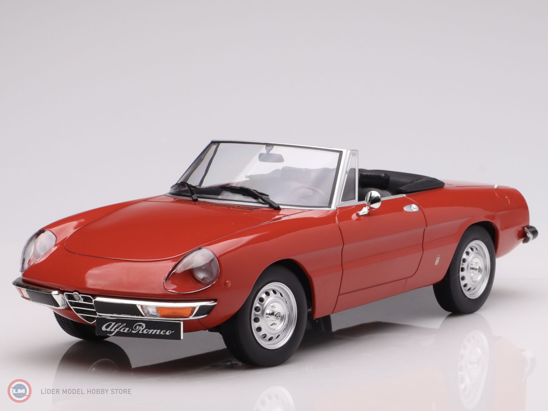 1:18 Norev 1978 Alfa Romeo 2000 Spider