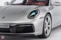 1:8 Minichamps 2020 Porsche 911 (992) CARRERA 4S - Ön Sipariş