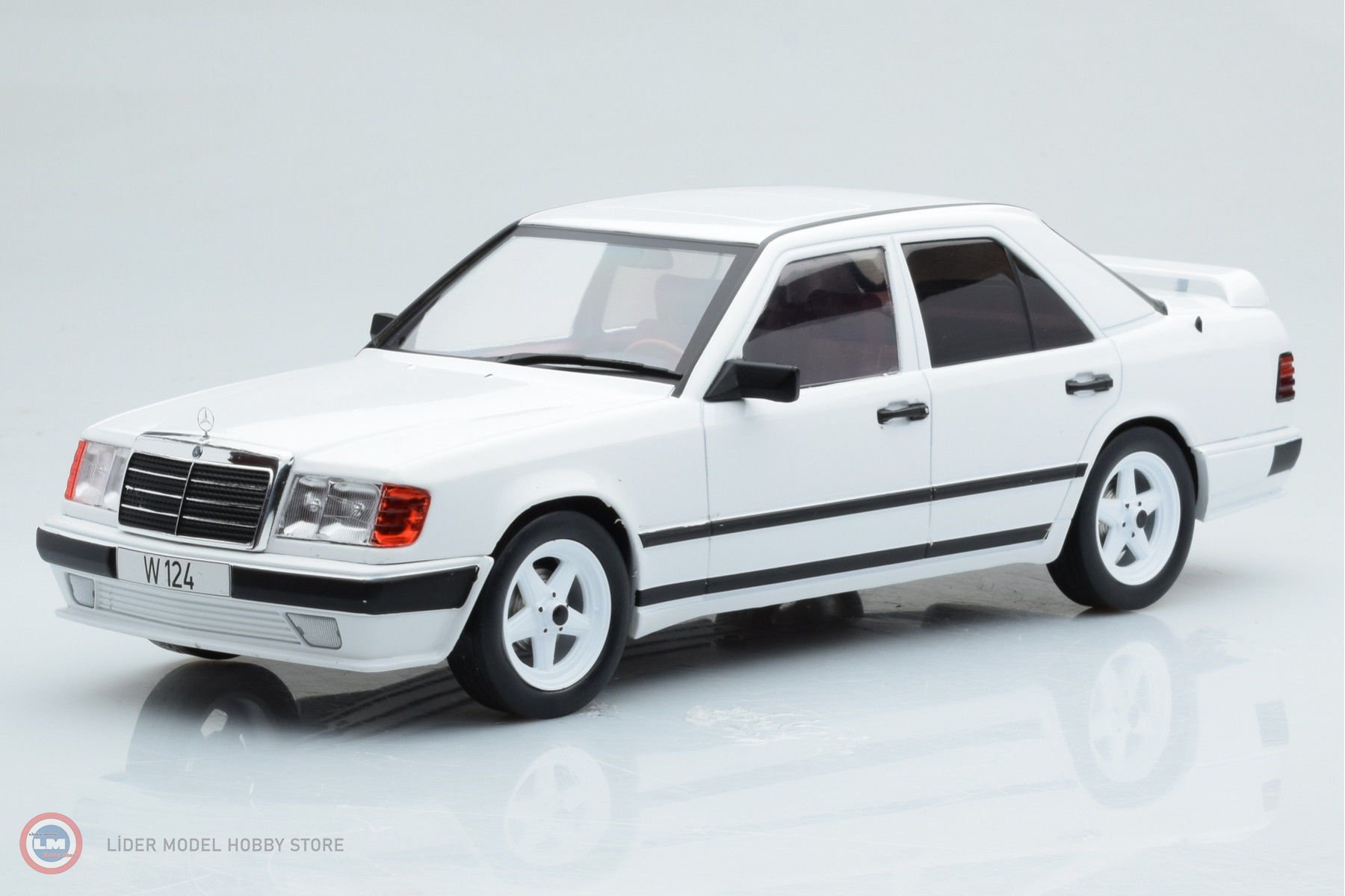 1:18 MCG 1986 Mercedes Benz W124 Tunning