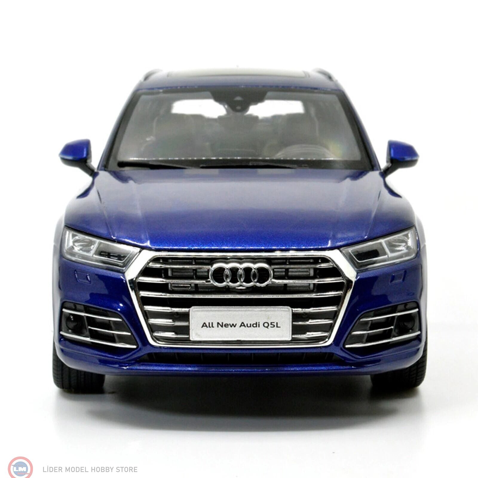 1:18 Paudi 2018 Audi Q5 L SUV Navarra Blue