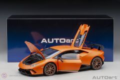 1:12 Autoart 2017 Lamborghini Huracan Performante