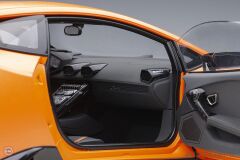1:12 Autoart 2017 Lamborghini Huracan Performante