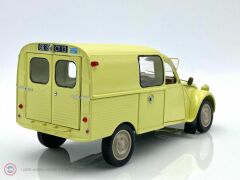 1:18 1966 Citroen 2CV Fourgonnette AK350