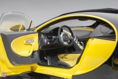 1:18 Autoart 2017 Bugatti Chiron (Jaune MolsheimNocturne Black)