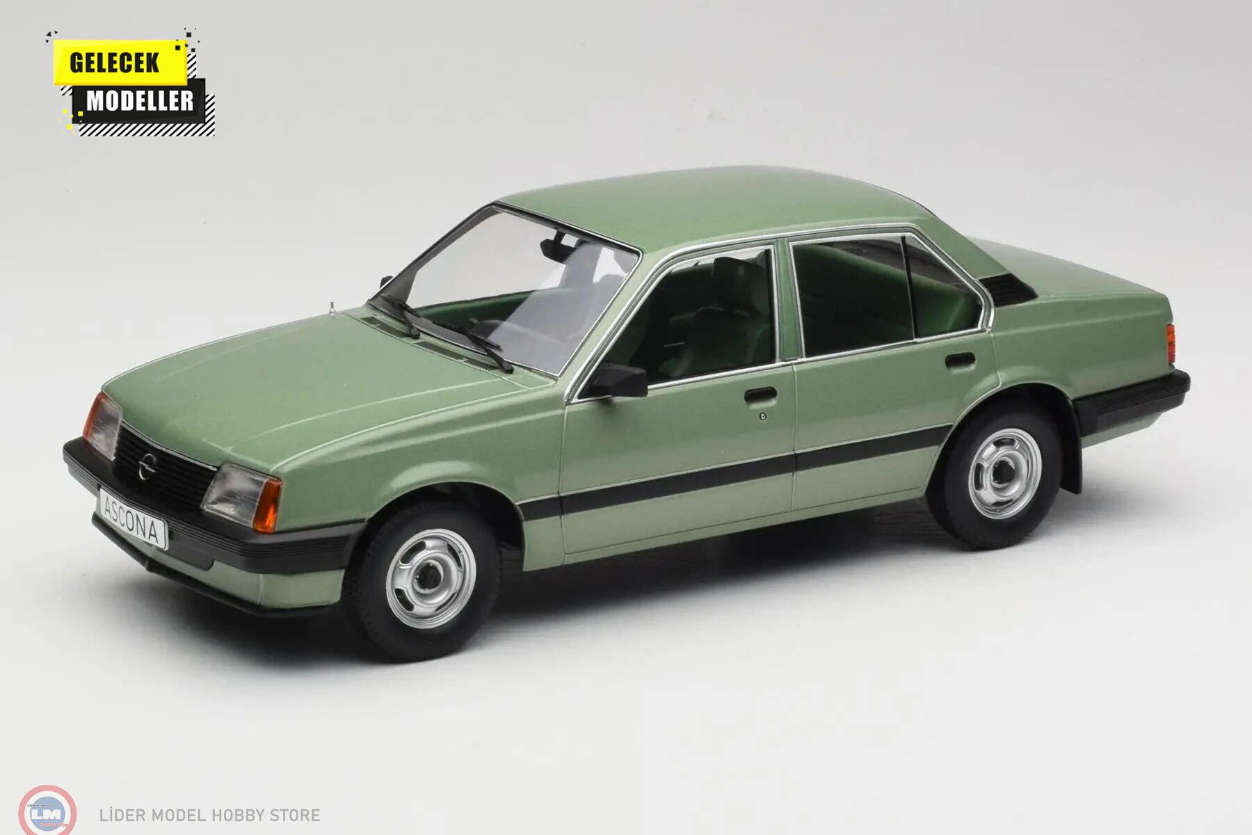 1:18 MCG 1981 Opel Ascona C