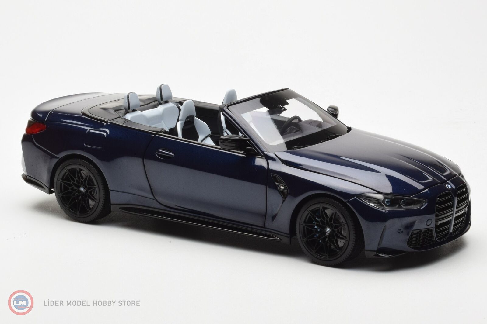 1:18 Minichamps 2020 BMW M4 Cabriolet Dark Blue