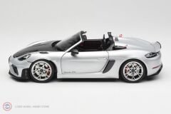 1:18 Norev 2023 Porsche 718 GT Spyder RS Weissach Pack