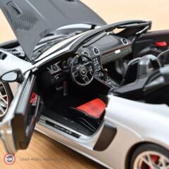 1:18 Norev 2023 Porsche 718 GT Spyder RS Weissach Pack