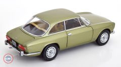 1:18 1973 Alfa Romeo 2000 GTV