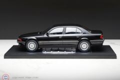 1:18 KK Scale 1994 BMW 740i E38
