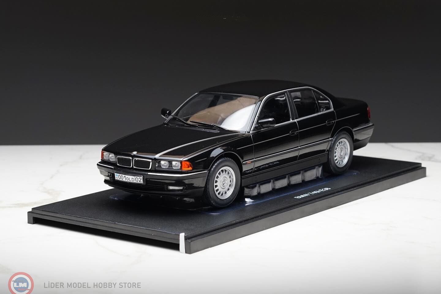 1:18 KK Scale 1994 BMW 740i E38