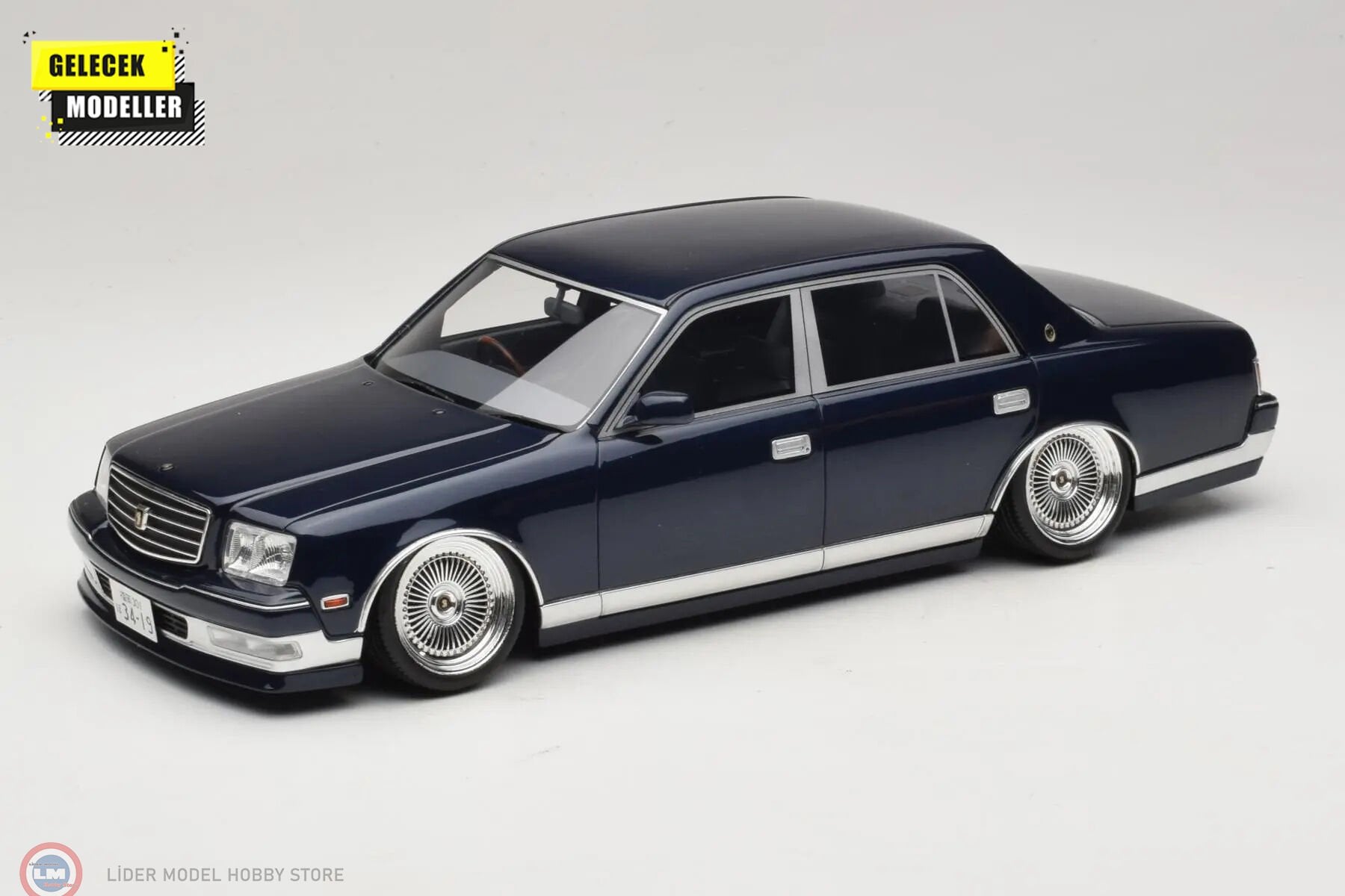 1:18 OTTO 2008 TOYOTA CENTURY V12 STANCE - BLUE MICA