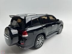 1:18 Keng Fai Toyota Land Cruiser LC200 Black