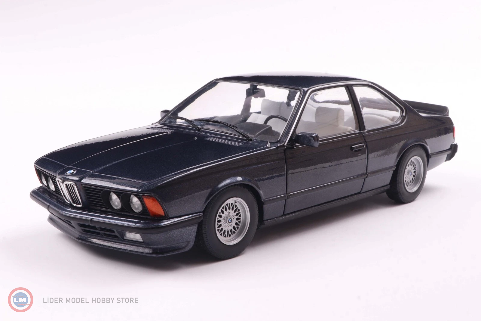 1:18 Solido 1984 BMW 635 CSI (E24) - Macau blue