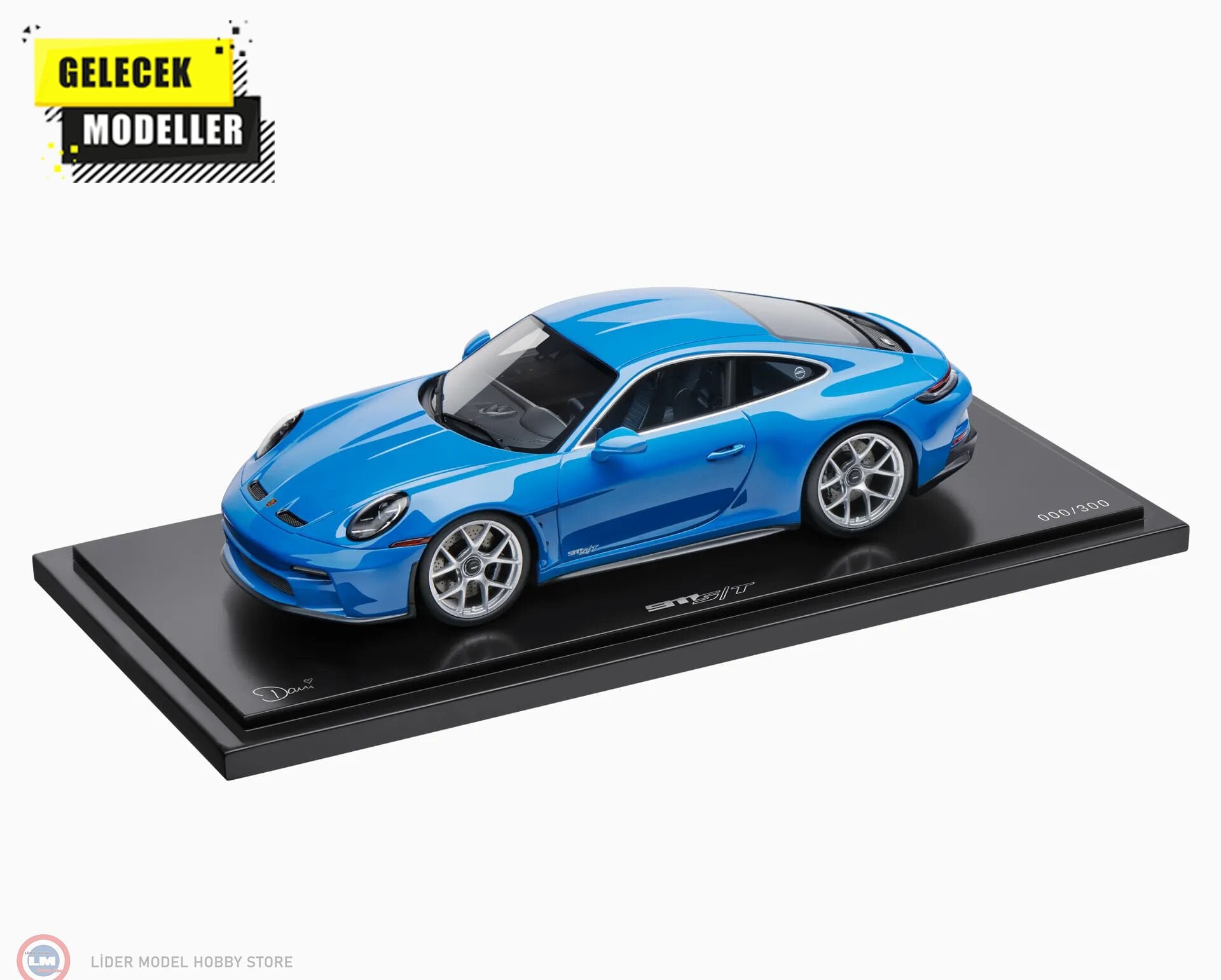 1:18 Spark Porsche 911 ST (992) Sonderwunsch - Dani Blue