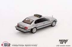 1:64 Mini GT 1997 BMW 750IL - James Bond 007