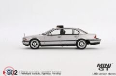 1:64 Mini GT 1997 BMW 750IL - James Bond 007