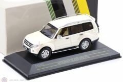 1:43 FIRST43 2010 Mitsubishi Pajero 4WD