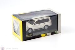 1:43 FIRST43 2010 Mitsubishi Pajero 4WD