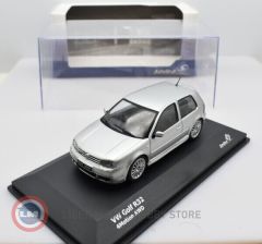 1:43 2003 Volkswagen Golf IV R32
